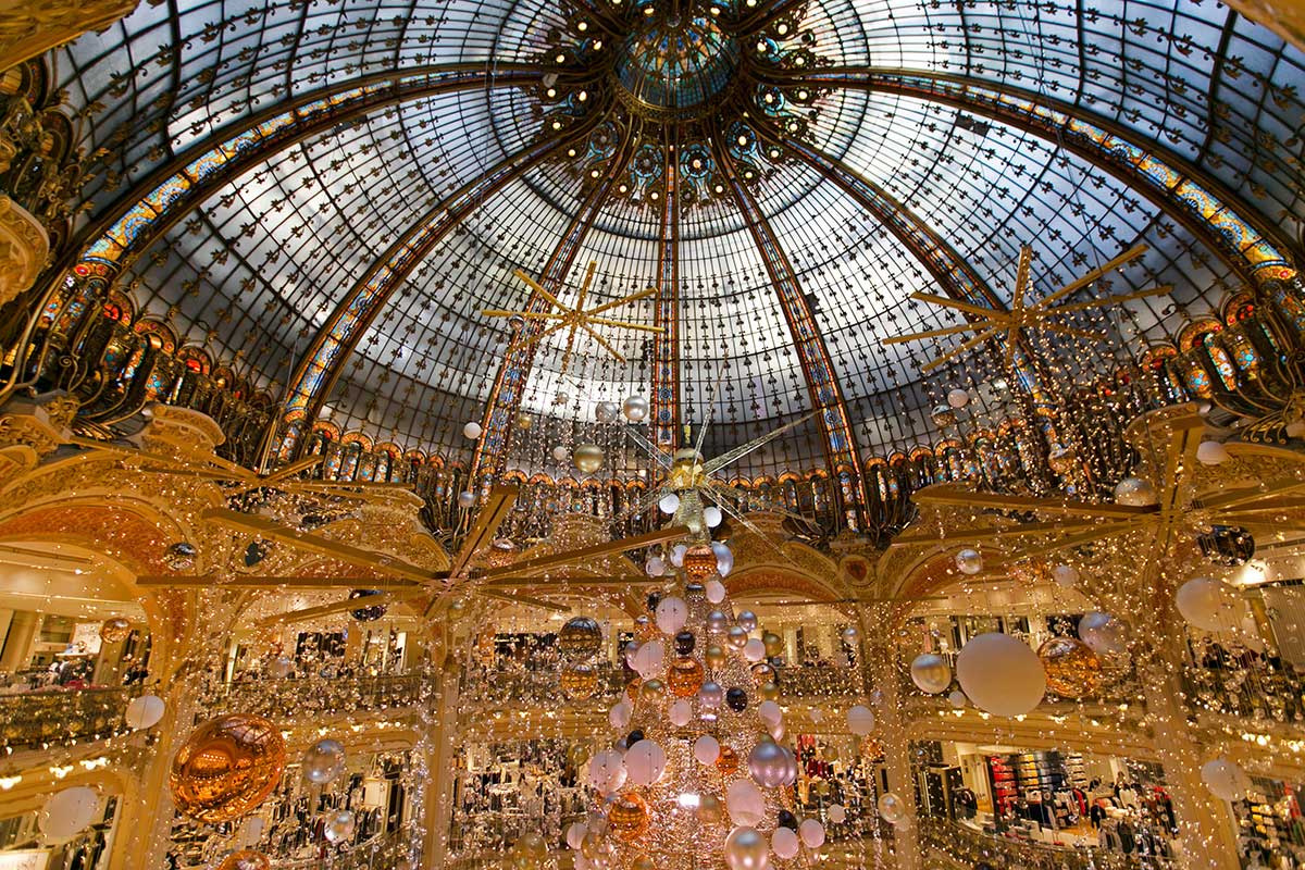 Coupole Galeries Lafayette magie décoration Noël