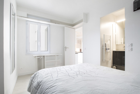 transformation studio one-bedroom apartment in Paris furnishd rental