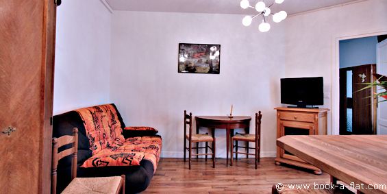 Apartment rental 1 bedroom Paris rue de Valence 5th District - Nearest metro Les Gobelins