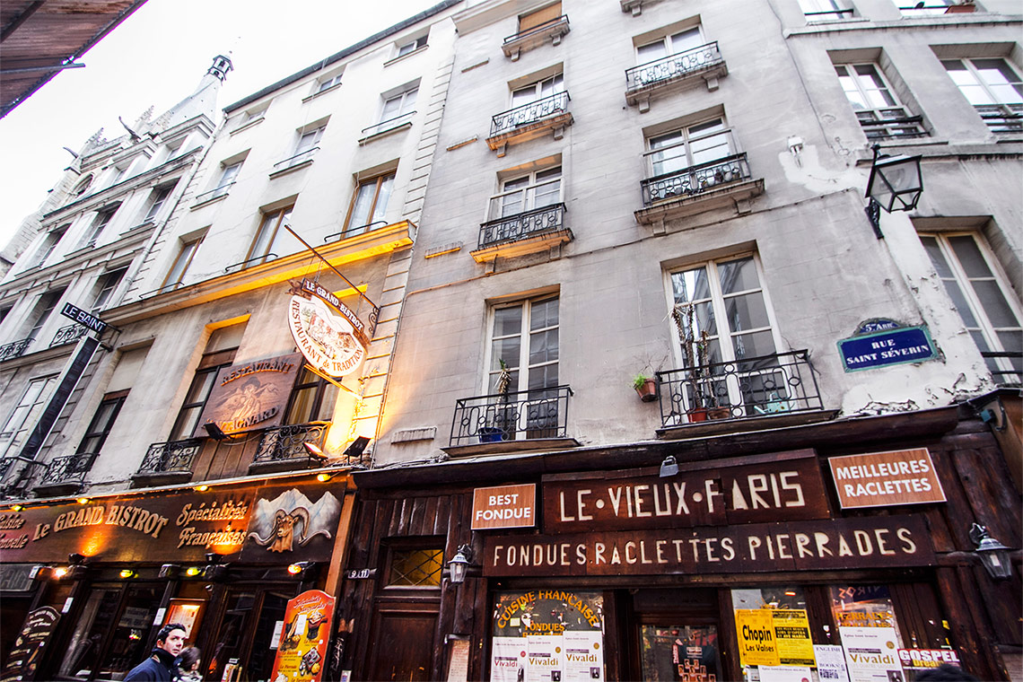 Studio for rent Rue Saint Séverin, Paris Ref 8662