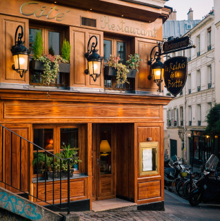 Montmartre bistro butte Paris