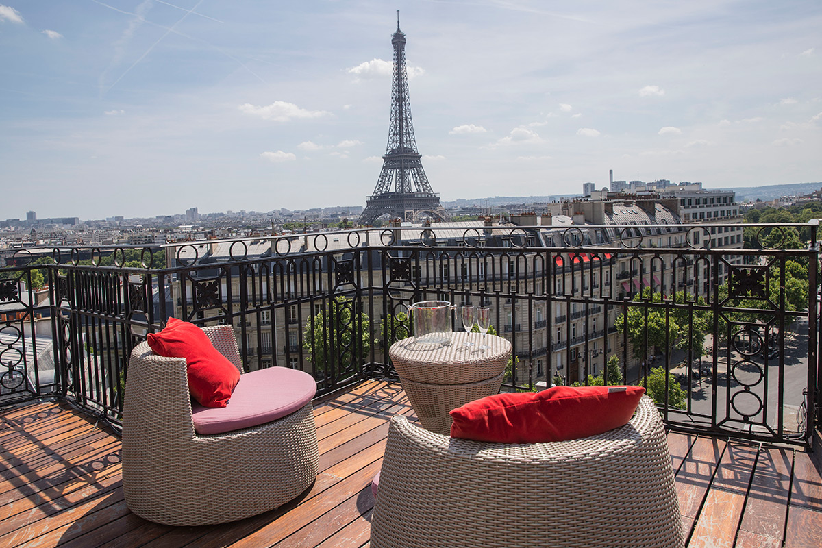 terrasse avec vue tour eiffel