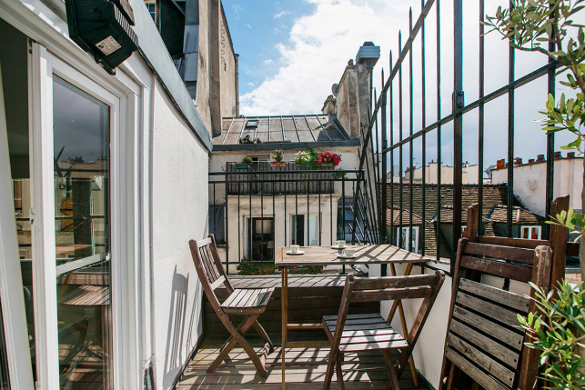 Terrasse Rue des Gravilliers dans le Marais