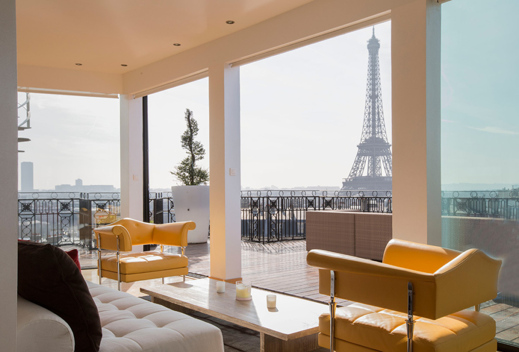 Terrasse avec vue sur la Tour Eiffel