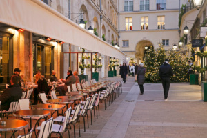 Café Le village Royal Paris