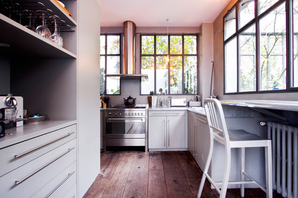 Kitchen funrished apartment equipped Paris 9