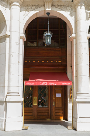 Café place édouard VII Paris