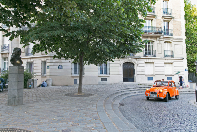 Place Dalida Montmartre Paris 18