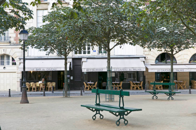 Caveau bar Dauphine square Paris