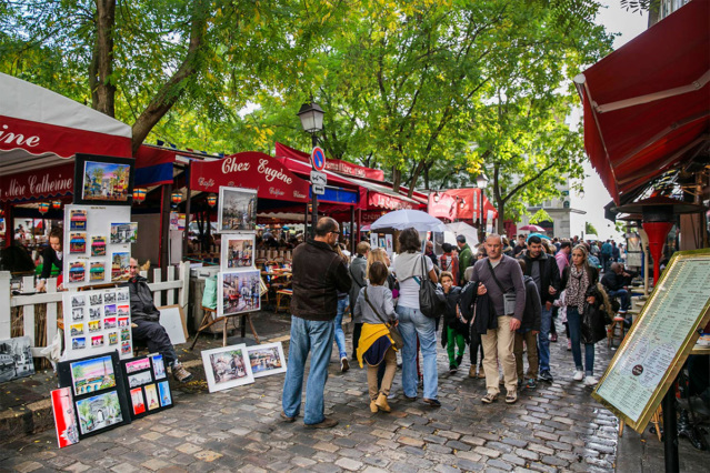 Place du tertre village touriste Paris