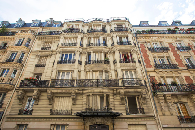 immeuble parisien façade post-haussmannienne