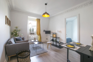 Small apartment living bedroom in Paris
