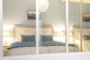 chambre verrière pièce meublée Paris