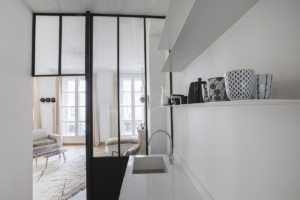 Cloison de verre deux-pièces meublé Paris