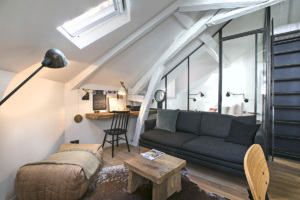 furnished studio with glazed partition Batignolles Paris