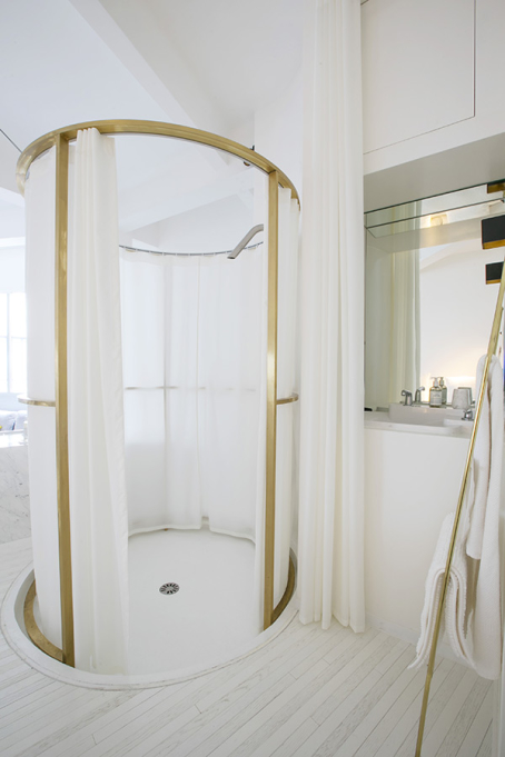 shower white brass loft Paris