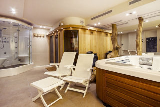 house rental Paris sauna steam room