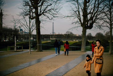 Paris with and without tourists