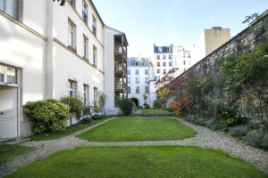 furnished rental with garden Marais Paris