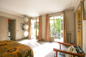 loation meublée chambre balcon jardin Paris