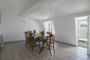 dining room kitchen apartment for rent in Paris