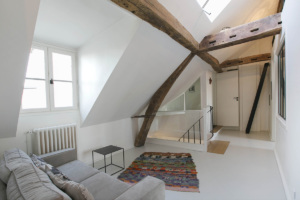 attic apartment 4th floor in Paris