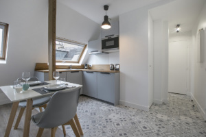 open-plan kitchen rent in Paris 8th