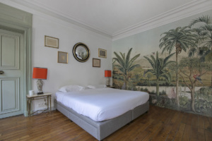Decorative arts apartment in Paris