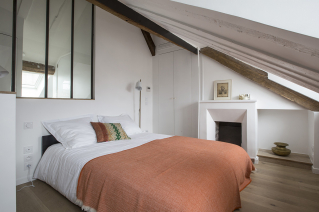 appartement à louer chambre plafond sous pentes