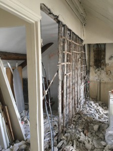 general contractor assistant renovation works Paris apartment