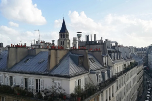 vue chambre appartement église Saint-Germain Paris