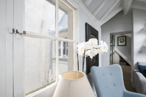 one-bedroom apartment in Paris exposed beams Saint-Germain-des-Prés