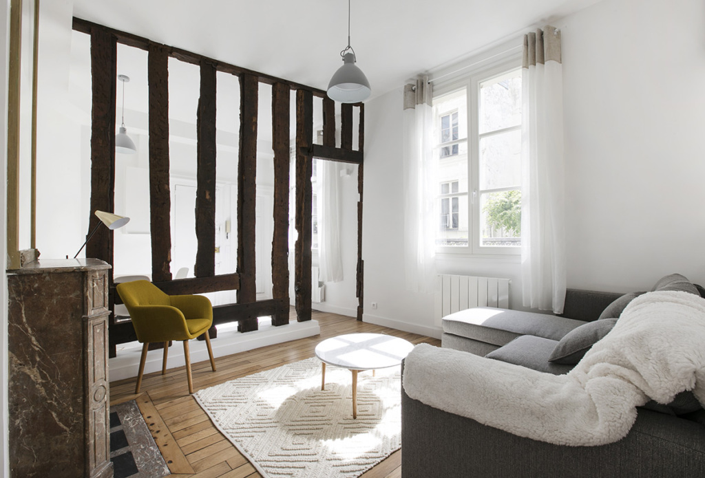Furnished exposed ceiling beams apartments in Paris