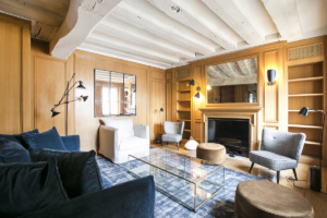 Furnished apartment Paris 5th white beams