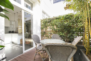 Apartment with terrace in the heart of Paris