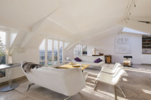 Furnished apartment under the eaves in Paris