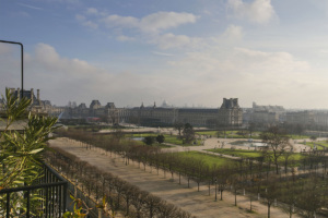 Furnished rental in Paris with view of the Louvre