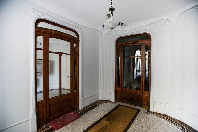 Art Nouveau style in Paris - Building designed by Hector Guimard