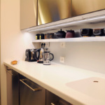 Fully equipped kitchen with minimalist look