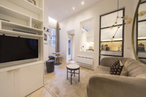 Rent a studio apartment in Paris home