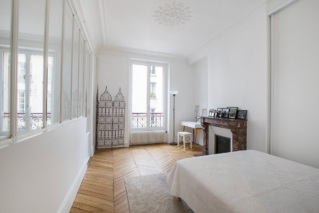 Verrière séparant chambre et salon