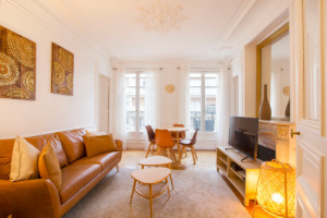 Bright furnished apartment to rent in Paris 17th