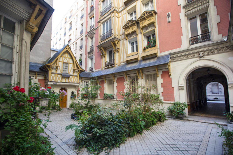 Courtyard in the heart of Paris