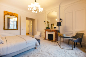 Grand appartement meublé à louer Paris - Chambre avec bureau