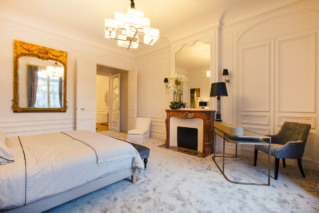 Grand appartement meublé à louer Paris - Chambre avec bureau