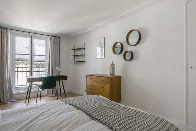 Travailler dans une chambre lumineuse