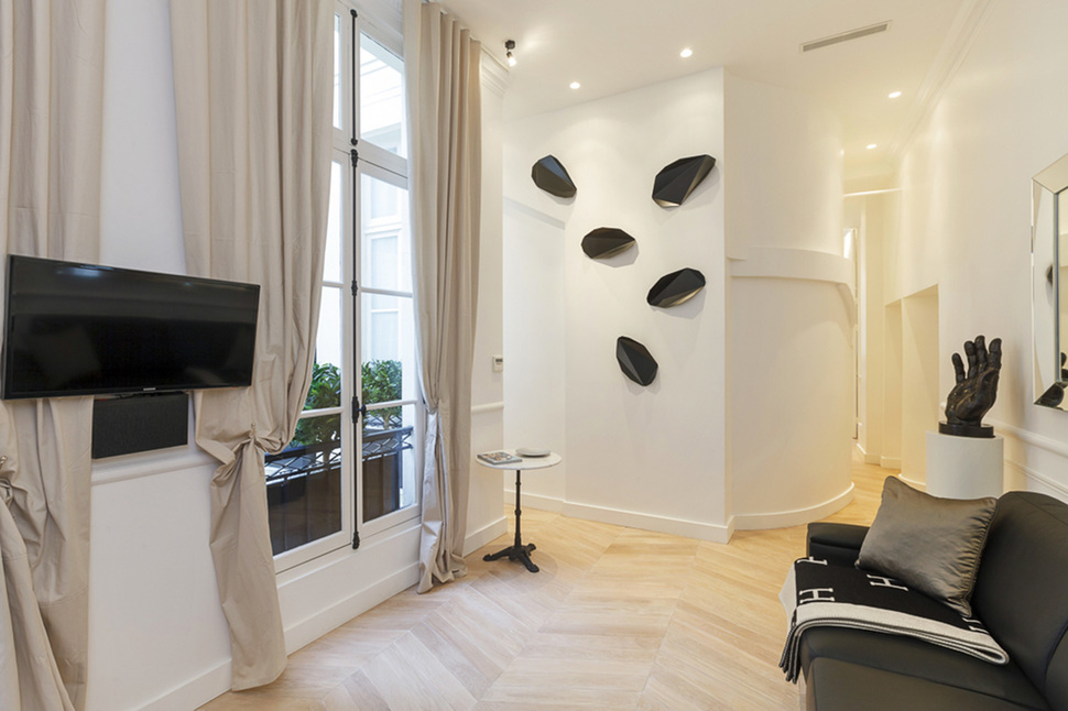 690098-231-ruesainthonore-023