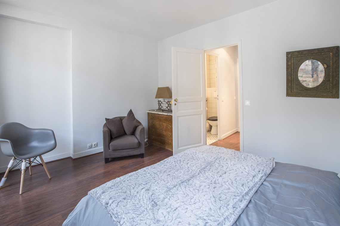 Furnished Apartment for rent Rue Bonaparte, Paris Ref 15710