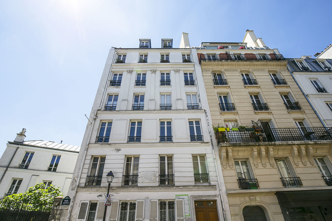 Furnished Apartment for rent Rue Lepic, Paris Ref 15808