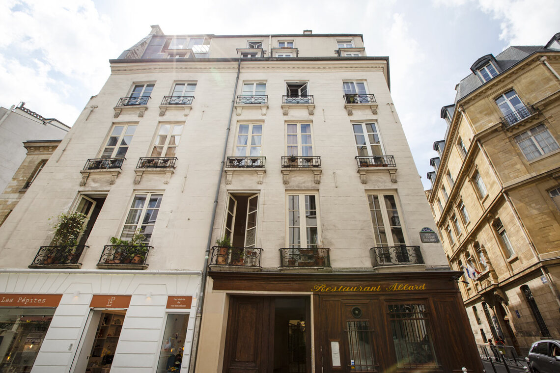 Furnished Apartment for rent rue Saint André des Arts, Paris Ref 19585